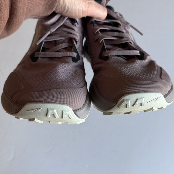 Altra Lone peak 9 trail sneakers women’s 8 purple EUC - Picture 5 of 7
